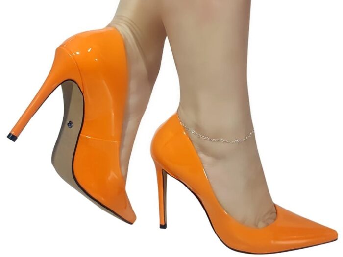 Scarpin Classic verniz amarelo